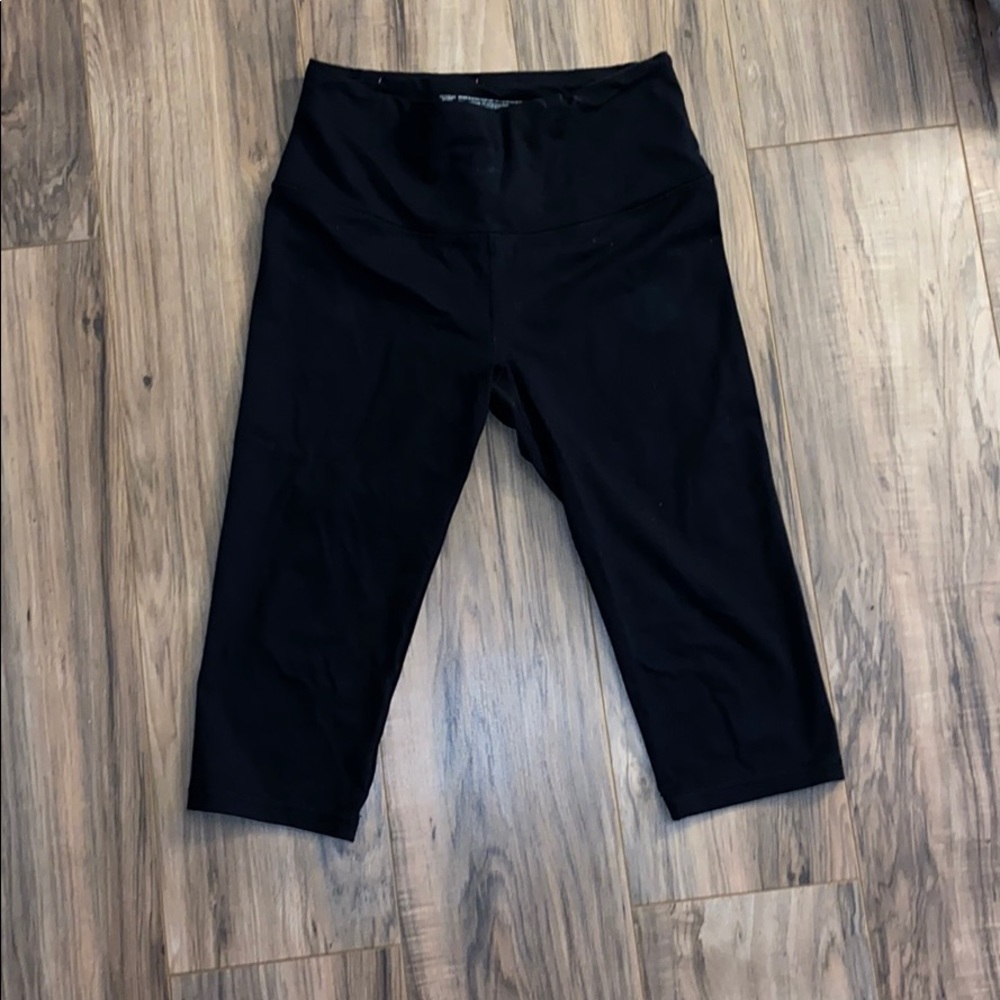 Victoria’s Secret crop leggings